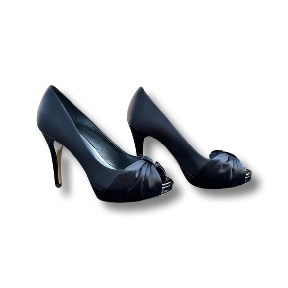 NWOT Size 7.5 WHBM Black Satin Peep toe heels - Picture 3 of 11